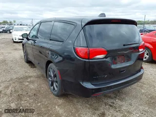 2018 Chrysler Pacifica Touring Plus with VIN 2C4RC1FG9JR351697, listed as a IAAI auction lot 42077064 with 176,644 mi miles. Bid and sale history available at carsss.com. Image 3.