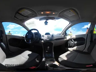 2013 Ford Fiesta S с VIN 3FADP4AJ7DM207683, выставлен на аукционе IAAI как лот 42220602 с пробегом 129 549 миль миль и . История ставок и продаж доступна на DreamBid. Изображение 18.