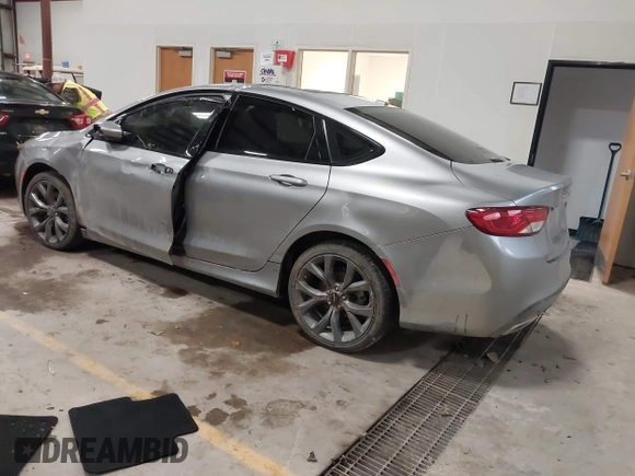 2015 Chrysler 200 S with VIN 1C3CCCBG2FN700683, listed as a IAAI auction lot 41124987 with 98,724 mi miles. Bid and sale history available at carsss.com. Image 3.