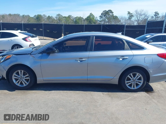 2016 Hyundai Sonata SE z VIN 5NPE24AF3GH348379, wystawiony jako IAAI lot #41645542 z przebiegiem 172 022 mil mil oraz . Historia ofert i sprzedaży dostępna na DreamBid. Obrazek 14.