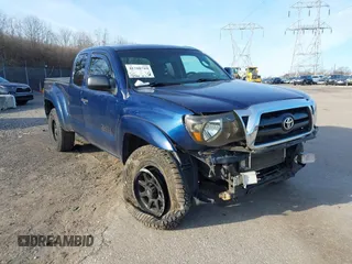 2008 Toyota Tacoma with VIN 5TEUU42N68Z533231, listed as a IAAI auction lot 41588789 with 114,423 mi miles and . Bid and sale history available at DreamBid. Image 6.
