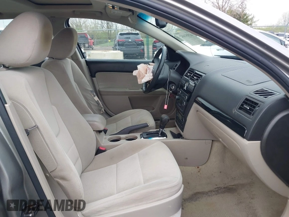 2009 Ford Fusion SEL with VIN 3FAHP08109R102428, listed as a IAAI auction lot 41951682 with 106,255 mi miles. Bid and sale history available at carsss.com. Image 5.