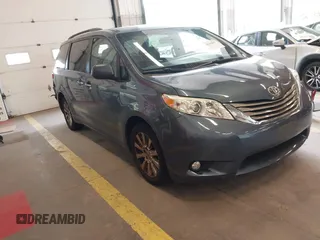 2015 Toyota Sienna Limited z VIN 5TDDK3DCXFS124994, wystawiony jako IAAI lot #42196493 z przebiegiem 60 929 mil mil oraz . Historia ofert i sprzedaży dostępna na DreamBid. Obrazek 1.