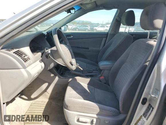 2005 Toyota Camry STD z VIN 4T1BE32KX5U540557, wystawiony jako Copart lot #50408435 z przebiegiem 268 848 mil mil oraz Szkoda całkowita • Salvage title. Historia ofert i sprzedaży dostępna na DreamBid. Obrazek 7.