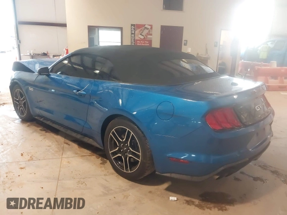 2020 Ford Mustang GT Premium z VIN 1FATP8FF4L5113062, wystawiony jako IAAI lot #41971710 z przebiegiem 111 864 mil mil oraz . Historia ofert i sprzedaży dostępna na DreamBid. Obrazek 3.