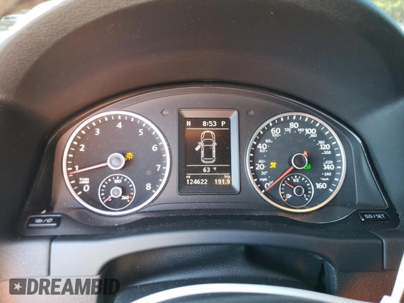 2016 Volkswagen Tiguan SE with VIN WVGBV7AX6GW052539, listed as a Copart auction lot 70010574 with 124,622 mi miles and Clean Title. Bid and sale history available at DreamBid. Image 9.