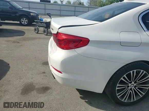 2019 BMW 5 Series 530i xDrive with VIN WBAJA7C50KWW31412, listed as a Copart auction lot 56159605 with 39,947 mi miles and Salvage title. Bid and sale history available at DreamBid. Image 13.