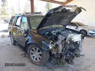 2003 Lincoln Navigator Luxury with VIN 5LMFU28R53LJ48895, listed as a IAAI auction lot 41670029 with 147,702 mi miles. Bid and sale history available at carsss.com. Image 1.