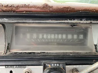 1966 Chevrolet Impala z VIN 164376R130769, wystawiony jako Copart lot #56249945 z przebiegiem 26 996 mil mil oraz Czysty tytuł • Clean title. Historia ofert i sprzedaży dostępna na DreamBid. Obrazek 8.