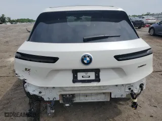 2022 BMW iX xDrive50 with VIN WB523CF02NCK56120, listed as a Copart auction lot 52368874 with 0 mi miles. Bid and sale history available at carsss.com. Image 6.