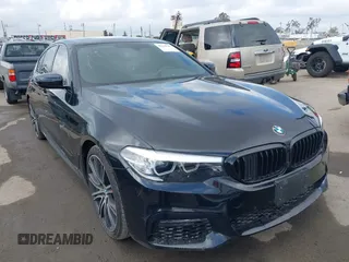 2018 BMW 5 Series 540i z VIN WBAJE5C5XJWA94252, wystawiony jako IAAI lot #42119366 z przebiegiem 53 762 mil mil oraz . Historia ofert i sprzedaży dostępna na DreamBid. Obrazek 1.