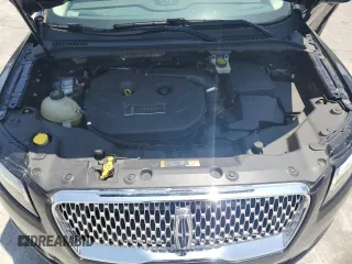 2019 Lincoln MKC Reserve with VIN 5LMCJ3C92KUL30300, listed as a Copart auction lot 61103295 with 42,680 mi miles and Salvage title. Bid and sale history available at DreamBid. Image 12.