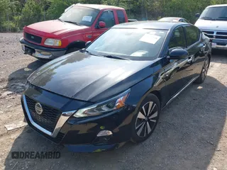 2020 Nissan Altima SV with VIN 1N4BL4DV7LC247666, listed as a IAAI auction lot 42009248 with 77,356 mi miles and . Bid and sale history available at DreamBid. Image 2.