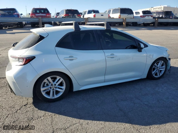 2020 Toyota Corolla Hatchback SE with VIN JTND4RBE7L3092936, listed as a Copart auction lot 77675854 with 72,082 mi miles and Salvage Title. Bid and sale history available at carsss.com. Image 3.
