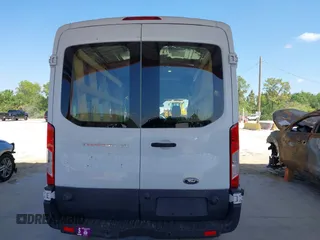 2017 Ford Transit z VIN 1FTYE2CM1HKA13709, wystawiony jako IAAI lot #41933179 z przebiegiem 147 539 mil mil oraz . Historia ofert i sprzedaży dostępna na DreamBid. Obrazek 16.