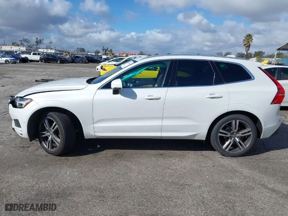 2019 Volvo XC60 Momentum with VIN LYV102DK8KB255769, listed as a IAAI auction lot 41573224 with 45,249 mi miles. Bid and sale history available at carsss.com. Image 14.