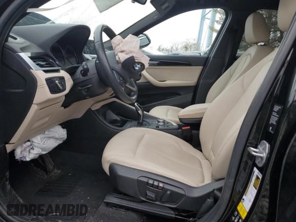 2020 BMW X1 xDrive28i с VIN WBXJG9C03L5P59462, выставлен на аукционе Copart как лот 52725835 с пробегом Не указан миль и Списание • Salvage title. История ставок и продаж доступна на DreamBid. Изображение 7.