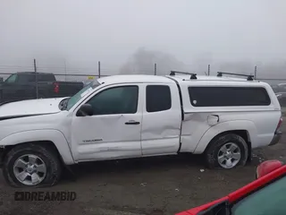 2011 Toyota Tacoma with VIN 5TFUU4EN8BX019682, listed as a IAAI auction lot 41187802 with 114,491 mi miles. Bid and sale history available at carsss.com. Image 14.