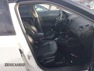 2021 Jeep Compass Latitude z VIN 3C4NJCBB4MT603884, wystawiony jako IAAI lot #41486227 z przebiegiem 72 567 mil mil oraz . Historia ofert i sprzedaży dostępna na DreamBid. Obrazek 5.