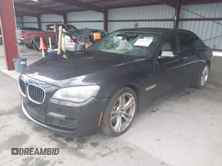 2013 BMW 7 Series 750Li с VIN WBAYE8C53DD132336, выставлен на аукционе IAAI как лот 42812991 с пробегом 174 099 миль миль и . История ставок и продаж доступна на DreamBid. Изображение 17.