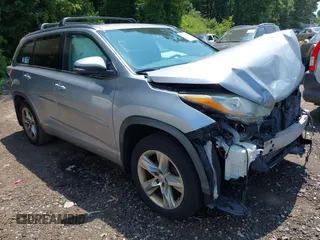 2015 Toyota Highlander Limited with VIN 5TDDKRFH4FS102470, listed as a IAAI auction lot 42753676 with 121,759 mi miles and . Bid and sale history available at DreamBid. Image 1.