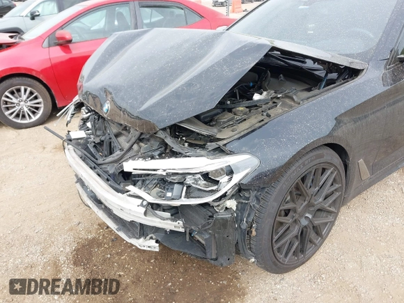 2018 BMW 5 Series M550i xDrive с VIN WBAJB9C53JB286746, выставлен на аукционе IAAI как лот 42303002 с пробегом 81 039 миль миль и . История ставок и продаж доступна на DreamBid. Изображение 19.