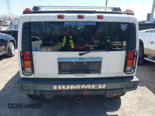 2003 Hummer H2 z VIN 5GRGN23U83H120658, wystawiony jako IAAI lot #41992183 z przebiegiem 226 207 mil mil oraz . Historia ofert i sprzedaży dostępna na DreamBid. Obrazek 16.