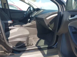 2013 Ford Focus SE with VIN 1FADP3F28DL302475, listed as a IAAI auction lot 42046024 with 110,446 mi miles. Bid and sale history available at carsss.com. Image 5.