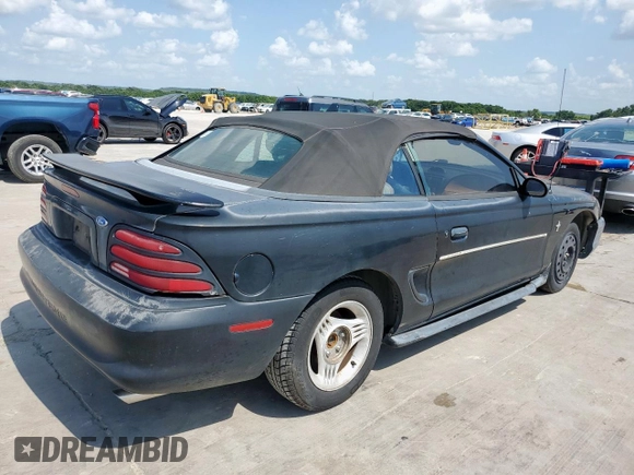 1995 Ford Mustang with VIN 1FALP4443SF210871, listed as a Copart auction lot 61627625 with 132,696 mi miles and Clean title. Bid and sale history available at DreamBid. Image 3.
