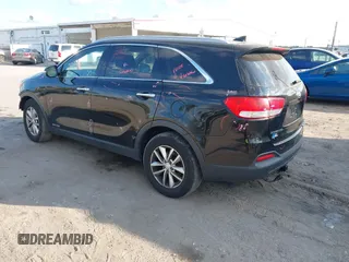 2016 Kia Sorento LX with VIN 5XYPGDA56GG029499, listed as a IAAI auction lot 41512850 with 179,971 mi miles. Bid and sale history available at carsss.com. Image 3.