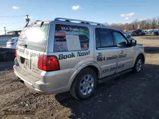 2006 Lincoln Navigator Luxury with VIN 5LMFU28546LJ12469, listed as a Copart auction lot 45555725 with 171,199 mi miles and Salvage Title. Bid and sale history available at carsss.com. Image 3.