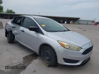 2017 Ford Focus S z VIN 1FADP3E28HL210368, wystawiony jako IAAI lot #42260711 z przebiegiem 69 067 mil mil oraz . Historia ofert i sprzedaży dostępna na DreamBid. Obrazek 1.