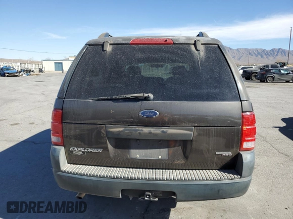 2005 Ford Explorer XLS z VIN 1FMZU62K05UA91098, wystawiony jako Copart lot #42656045 z przebiegiem 205 058 mil mil oraz Czysty tytuł • Clean title. Historia ofert i sprzedaży dostępna na DreamBid. Obrazek 6.