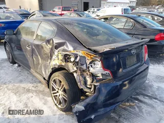 2011 Scion tC z VIN JTKJF5C78B3018653, wystawiony jako IAAI lot #41588371 z przebiegiem 143 038 mil mil oraz . Historia ofert i sprzedaży dostępna na DreamBid. Obrazek 3.