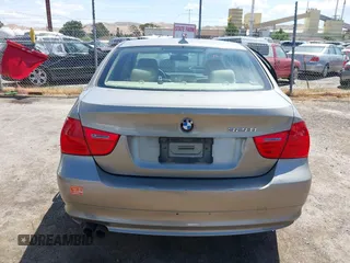 2009 BMW 3 Series 328i xDrive z VIN WBAPK53529A644875, wystawiony jako IAAI lot #42247084 z przebiegiem 158 903 mil mil oraz . Historia ofert i sprzedaży dostępna na DreamBid. Obrazek 16.
