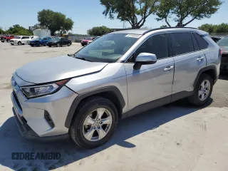 2019 Toyota RAV4 XLE with VIN JTMW1RFV3KD038428, listed as a Copart auction lot 53186505 with 60,927 mi miles and Salvage Title. Bid and sale history available at carsss.com. Image 1.