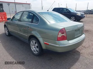 2002 Volkswagen Passat GLX z VIN WVWTH63B52P177417, wystawiony jako IAAI lot #42431837 z przebiegiem 239 788 mil mil oraz . Historia ofert i sprzedaży dostępna na DreamBid. Obrazek 3.