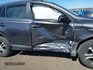 2018 Toyota RAV4 LE с VIN JTMBFREV2JJ211423, выставлен на аукционе IAAI как лот 42068521 с пробегом 85 089 миль миль и . История ставок и продаж доступна на DreamBid. Изображение 6.