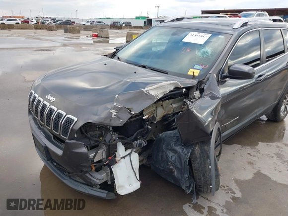 2019 Jeep Cherokee Latitude Plus z VIN 1C4PJLLX1KD241874, wystawiony jako IAAI lot #41313447 z przebiegiem 108 649 mil mil oraz . Historia ofert i sprzedaży dostępna na DreamBid. Obrazek 6.