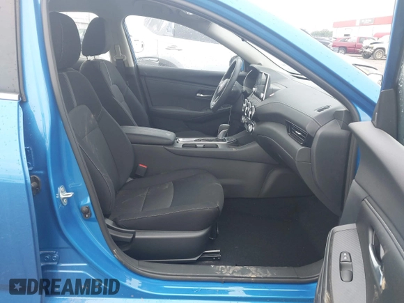2025 Nissan Sentra SV with VIN 3N1AB8CV5SY296004, listed as a IAAI auction lot 42152404 with 1,389 mi miles. Bid and sale history available at carsss.com. Image 5.