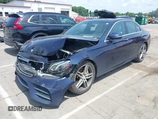2017 Mercedes-Benz E 300 Luxury с VIN WDDZF4JB3HA155487, выставлен на аукционе IAAI как лот 42509860 с пробегом 103 974 миль миль и . История ставок и продаж доступна на DreamBid. Изображение 19.