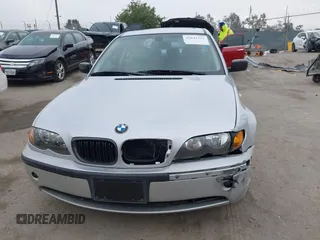 2004 BMW 3 Series 325i with VIN WBAAZ33464KP85402, listed as a IAAI auction lot 42643413 with 48,706 mi miles and . Bid and sale history available at DreamBid. Image 12.