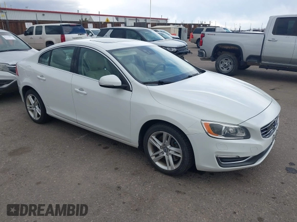 2015 Volvo S60 T5 Platinum with VIN YV1612TM2F1335209, listed as a IAAI auction lot 41722585 with 93,379 mi miles. Bid and sale history available at carsss.com. Image 1.