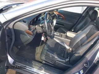 2007 Acura RL Tech Pkg with VIN JH4KB16617C000200, listed as a IAAI auction lot 41592490 with 224,508 mi miles. Bid and sale history available at carsss.com. Image 5.