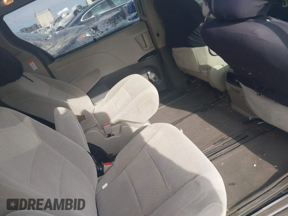 2017 Toyota Sienna LE with VIN 5TDJZ3DC5HS158746, listed as a IAAI auction lot 41343900 with 79,019 mi miles. Bid and sale history available at carsss.com. Image 8.