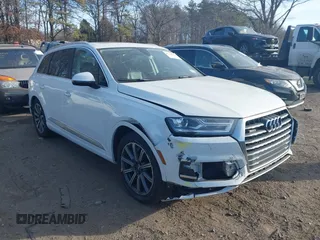 2017 Audi Q7 Premium Plus with VIN WA1LAAF7XHD003300, listed as a IAAI auction lot 41265476 with 137,157 mi miles. Bid and sale history available at carsss.com. Image 1.