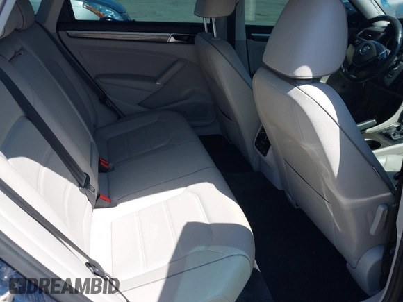 2018 Volkswagen Passat SE z VIN 1VWBA7A37JC033694, wystawiony jako IAAI lot #41977518 z przebiegiem 142 944 mil mil oraz . Historia ofert i sprzedaży dostępna na DreamBid. Obrazek 8.