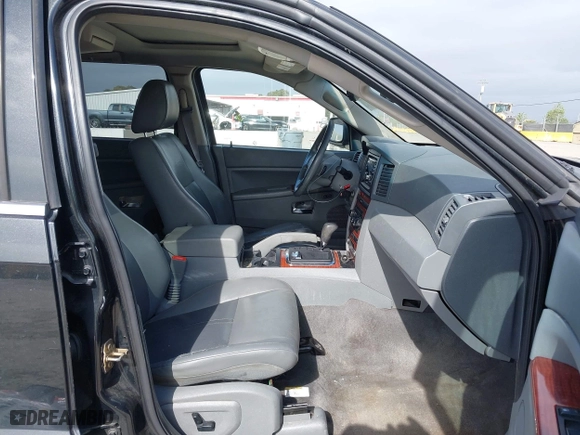 2005 Jeep Grand Cherokee Limited with VIN 1J4HR58205C574335, listed as a IAAI auction lot 42107907 with 191,161 mi miles. Bid and sale history available at carsss.com. Image 5.