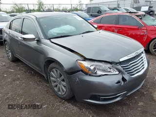 2013 Chrysler 200 Limited with VIN 1C3CCBCG8DN718207, listed as a IAAI auction lot 42136735 with 139,632 mi miles. Bid and sale history available at carsss.com. Image 1.