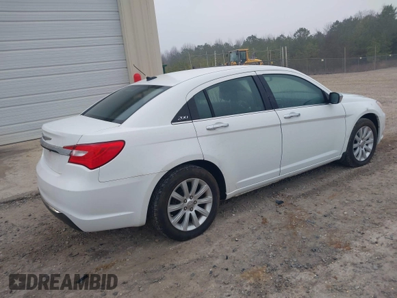 2013 Chrysler 200 Limited with VIN 1C3CCBCB8DN568054, listed as a IAAI auction lot 41506726 with 137,318 mi miles. Bid and sale history available at carsss.com. Image 4.